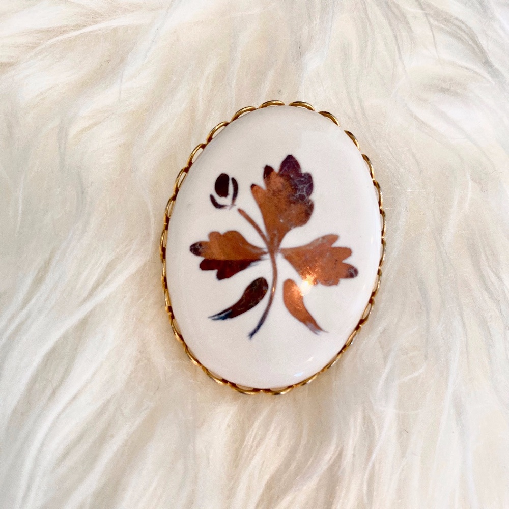 Vintage Gold Tone and White Leafy Oval Pin